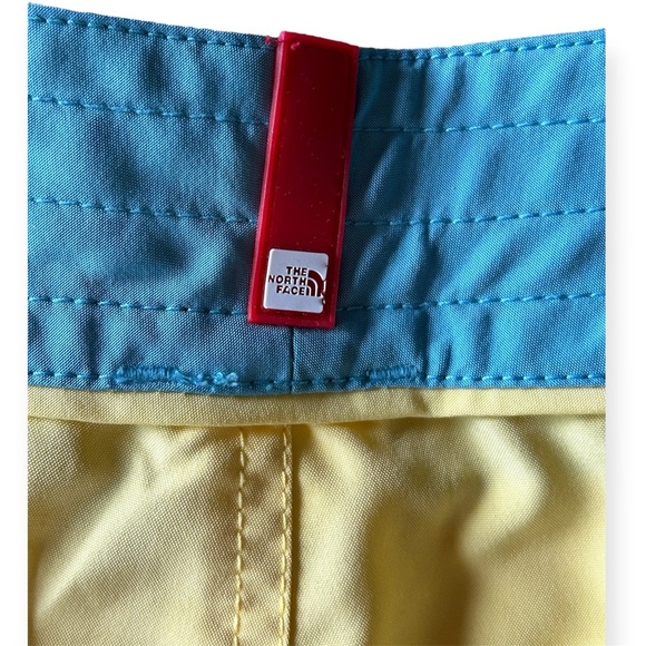 The North Face beach shorts women’s size 10 - Picture 4 of 7